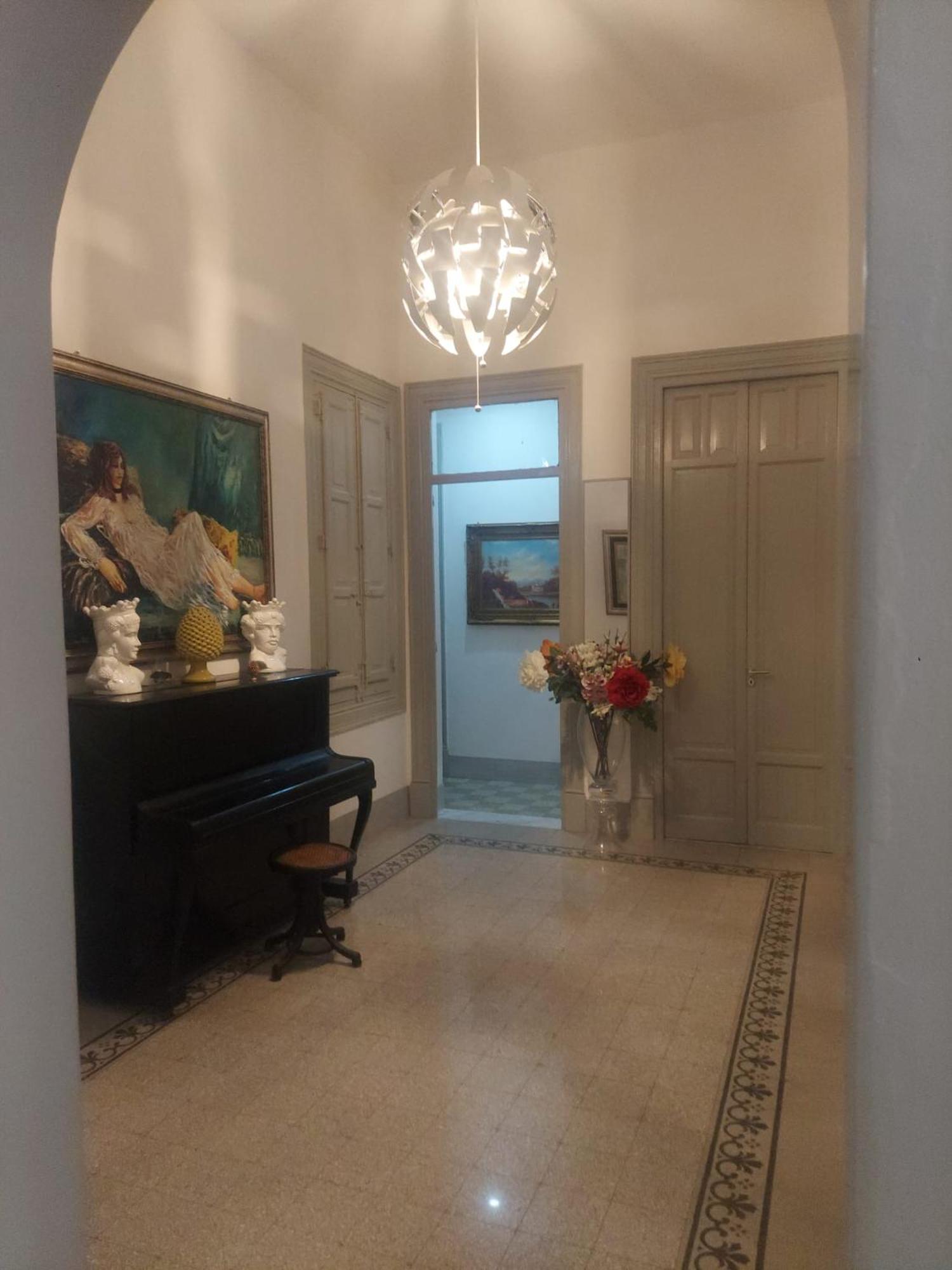 Guest House Lamphotel Militello Palermo Bagian luar foto