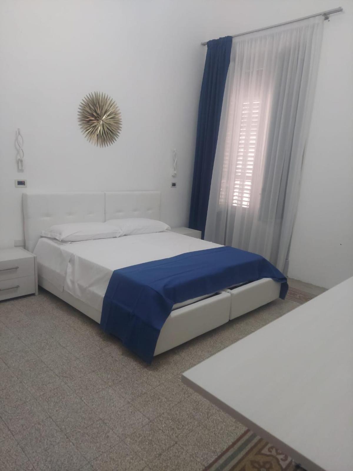 Guest House Lamphotel Militello Palermo Bagian luar foto