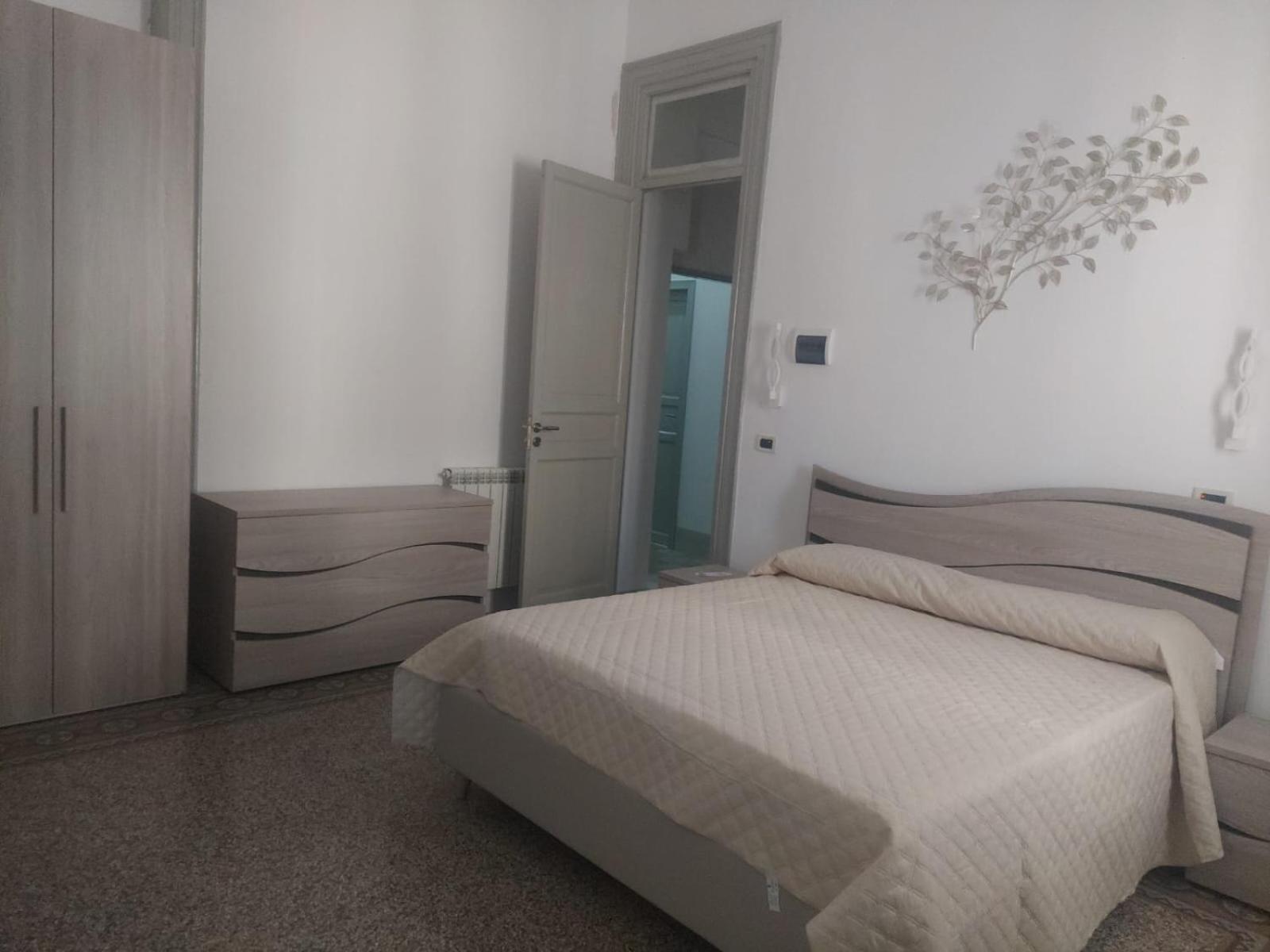 Guest House Lamphotel Militello Palermo Bagian luar foto